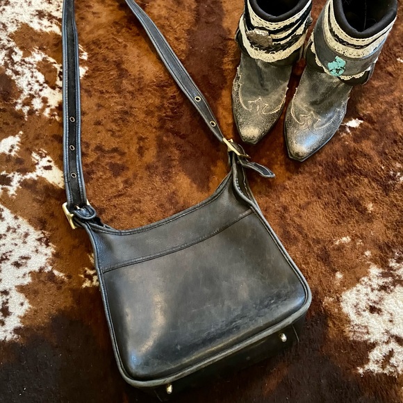 Vintage coach crossbody - Picture 3 of 9